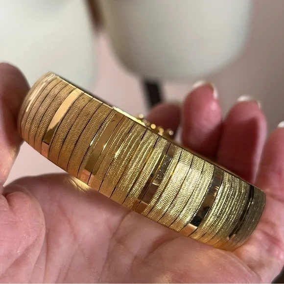 Vintage 80 90 Gold Vermeil Oversized Mobwife Classic Italy thick wide Bracelet - Picture 3 of 17